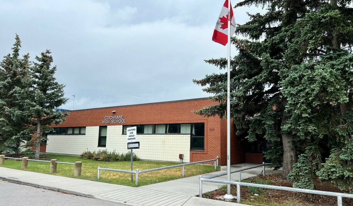 The outside of Cochrane HIgh School